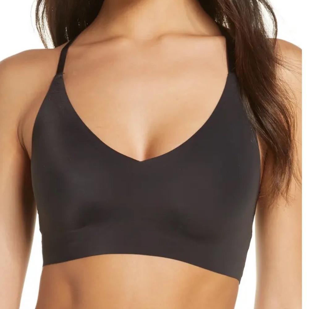 True Body Triangle Lace Racerback Bralette
TRUE & CO.